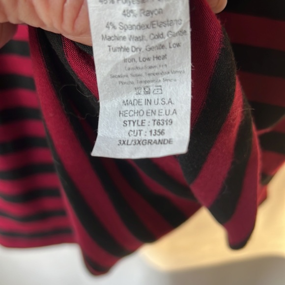 HLG plus black and purple stripe jersey material top. - Picture 3 of 5